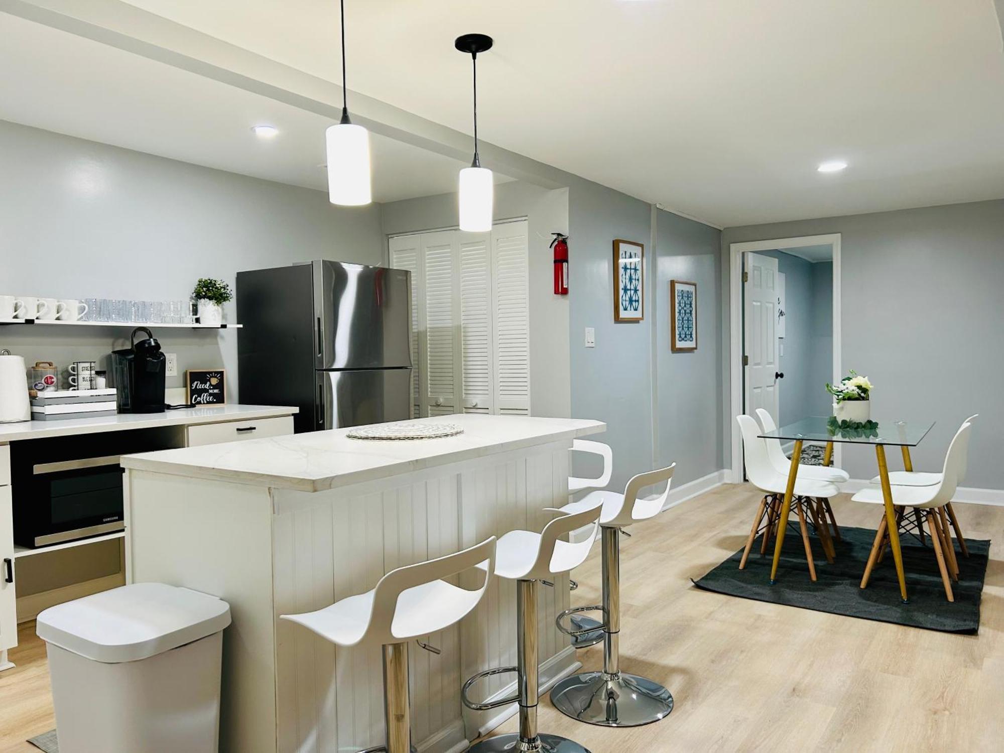 Comfy Lower Lvl With Jetted Tub Near Uptown And Unc Ferienhaus *