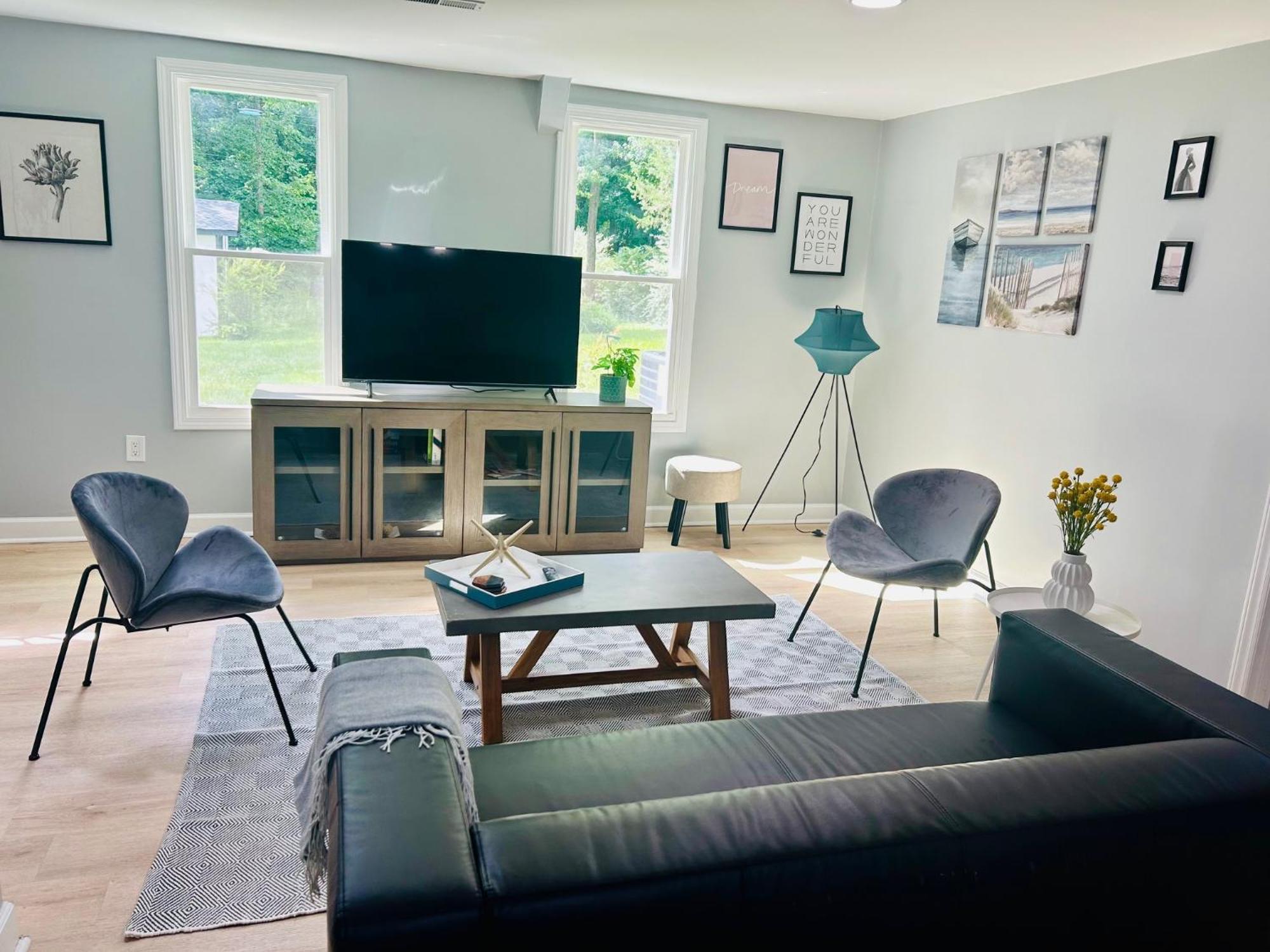 Comfy Lower Lvl With Jetted Tub Near Uptown And Unc Ferienhaus *