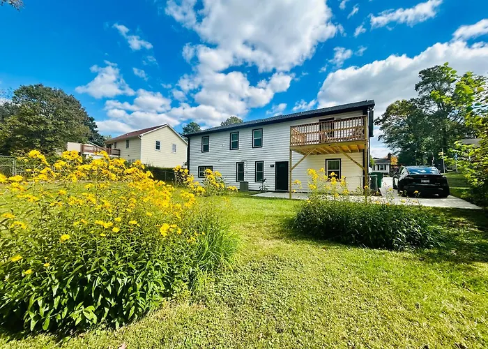 Comfy Lower Lvl Apt With Jetted Tub Near Uptown And Unc